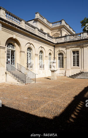 Cour intérieure du musée Calvet ou musée Calvet dans l'Hôtel de Villeneuve-Martignan 18ème hôtel particulier Avignon Provence France Banque D'Images