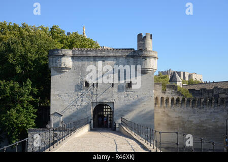 Pont-levis du Pont d'Avignon ou pont pont Saint-Bénézet Avignon Provence France Banque D'Images