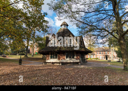 Bournville, Birmingham, Royaume-Uni, 29 octobre 2018, le Rest House sur le Livre vert Banque D'Images