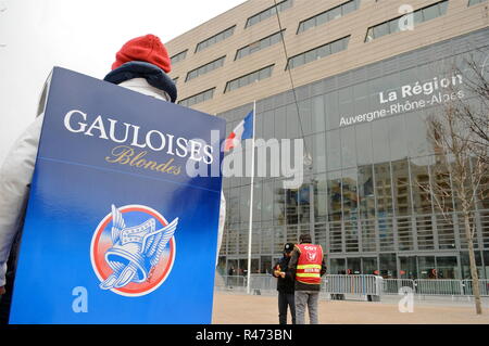 Les employés de la SEITA Riom protester contre la fermeture de l'atelier, Lyon, France Banque D'Images