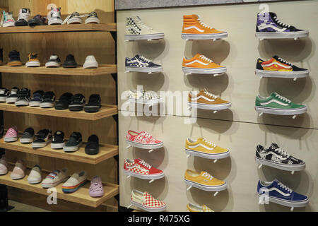 Cars est un détaillant de vêtements et chaussures de skate, Cinquième Avenue, New York, USA Banque D'Images