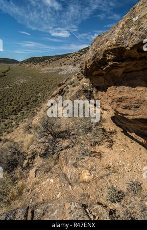 Les bassins de montagne la grande armoise zone arbustive à Rio Blanco Comté, Colorado, USA. Banque D'Images