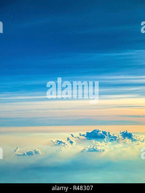 ILLUSTRATION : nuages et ciel avec espace de copie Banque D'Images