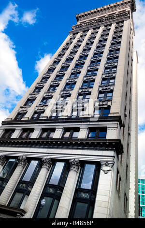 Le Benedum-Trees 19 étages, construit en 1905, fait partie de la Quatrième Avenue du quartier historique dans le centre-ville de Pittsburgh, Pennsylvanie, USA Banque D'Images