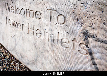 Bienvenue à Tower Hamlets signe concret, Broadway Market, Londres, Angleterre Banque D'Images