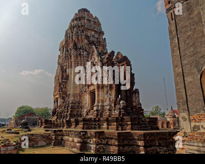 Wat Mahathat ruines lop buri, Thaïlande. Banque D'Images