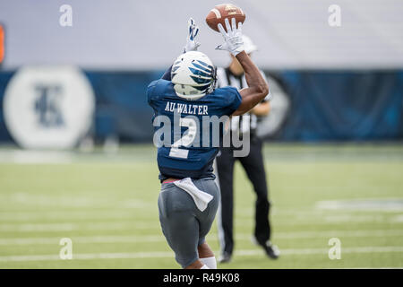 Houston, TX, USA. 24 Nov, 2018. Les hiboux de riz d'utiliser de nouveau Austin Walter (2) fait une prise au cours du 1er trimestre d'un NCAA football match entre les anciens monarques et le Dominion Hiboux Riz Riz au Stadium de Houston, TX. Le riz a gagné le match 27 à 13.Trask Smith/CSM/Alamy Live News Banque D'Images