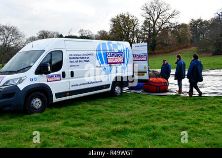 Bristol, Royaume-Uni. 26 novembre, 2018. Sur un après-midi doux et windfree les essais du sport 90 Ballon Cameron dégonflant système a eu lieu à Ashton Court Estate à Bristol. Crédit : Robert Timoney/Alamy Live News Banque D'Images