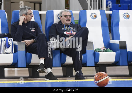 Foto Richard Morgano/LaPresse 26 novembre 2018 Brescia, Italia Sport Basket Allenamento Nazionale Italiana Nella foto : Meo Sacchetti Photo Richard Morgano/LaPresse 26 novembre 2018 Brescia, Italie Sport Basket Allenamento Nazionale Italiana dans le pic : Meo Sacchetti Banque D'Images