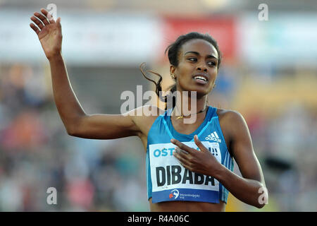 Ostrava, République tchèque. 17 Juin, 2014. De l'Éthiopie Genzebe Dibaba gagner une compétition dans le 2000 mètres femmes au Golden Spike (Zlata Tretra) Réunion d'athlétisme IAAF à Ostrava, en République tchèque, le 17 juin 2014./FESP/Slavek Ruta Crédit : Slavek Ruta/ZUMA/Alamy Fil Live News Banque D'Images