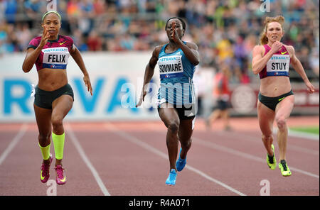 Ostrava, République tchèque. 17 Juin, 2014. Allyson Felix des USA (LL), Myriam Soumaré de France, Hrystina d'Alcatel : Ukraine (R) est en compétition dans le 200 mètres femmes au Golden Spike (Zlata Tretra) Réunion d'athlétisme IAAF à Ostrava, en République tchèque, le 17 juin 2014./FESP/Slavek Ruta Crédit : Slavek Ruta/ZUMA/Alamy Fil Live News Banque D'Images