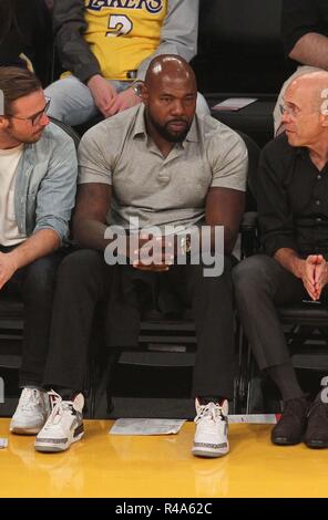 Jeudi Octobre 25,2018 ; Celebs à les Lakers jeu. Les Lakers de Los Angeles a battu les Nuggets de Denver par le score final de 121-114 au Staples Center de Los Angeles, CA. Avec : Antoine Fuqua Où : Los Angeles, California, United States Quand : 25 Oct 2018 Source : WENN.com Banque D'Images