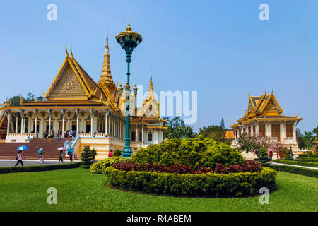 Salle du Trône du Palais Royal et lieu de couronnement et Hor Samran Phirun rest house, Palais Royal, centre-ville, Phnom Penh, Cambodge Banque D'Images