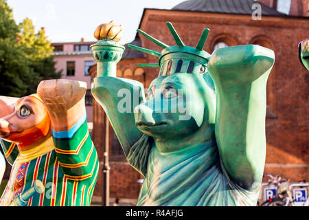 USA bear à United Buddy Bears exposition internationale d'art (art : le projet de loi C. et Jullian Ray ). Exposition fait la promotion de la paix, l'amour, la tolérance. Banque D'Images