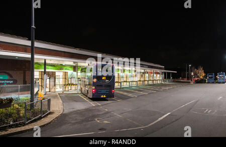 Autour de l'UK- Chorley Station de bus à Nuit Banque D'Images