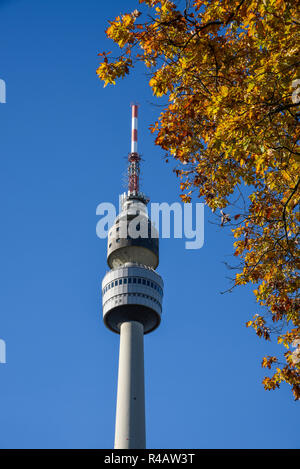 Florian tower, Florianturm, tour de télévision, Westfalenpark, Dortmund, Ruhr, Rhénanie du Nord-Westphalie, Allemagne Banque D'Images