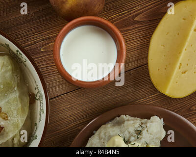 Produits laitiers lituanienne, une cuisine traditionnelle de la mer Baltique, des plats divers vue d'en haut. Banque D'Images