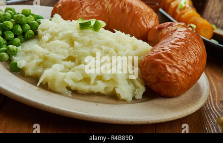 Bangers & Mash, cuisine anglaise traditionnelle, plat traditionnel de Grande-Bretagne et l'Irlande comprenant des saucisses servies avec de la purée de pommes de terre traditionnelles, la Grande-Bretagne Banque D'Images