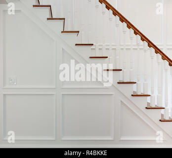 Vue latérale d'un mur et l'escalier Banque D'Images