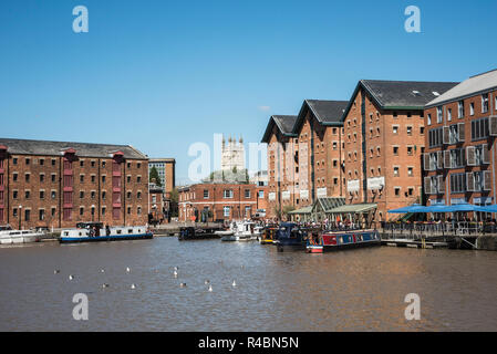 Gloucester Docks entrepôts historiques rénovées et côté canal entertainment UK Angleterre Gloucester Banque D'Images