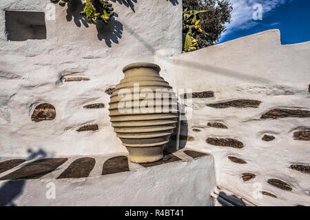 La Grèce. L'île de Sifnos. La poterie fait main est un artisanat local Banque D'Images