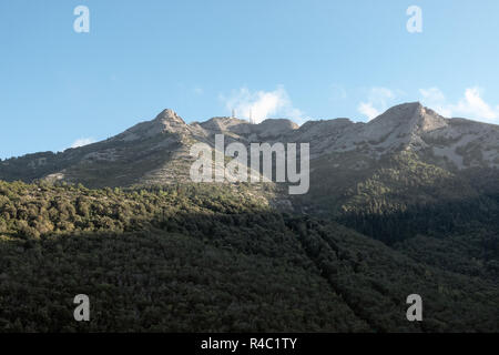 Vue sur le mont Capanne et la voiture de câble Marciana, Elba Island, Toscane Banque D'Images