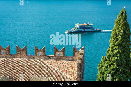 La cité médiévale Château Scaliger dans Malcesine sur le lac de Garde, Vérone, Italie.L'ancien Château Scaliger est l'une des attractions touristiques les plus Banque D'Images