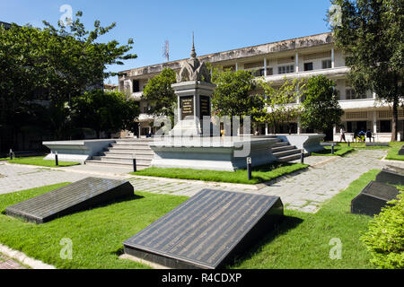 Memorial avec noms de victimes du régime du Kampuchéa en musée du génocide de Tuol Sleng s21 prison une fois une école secondaire. Phnom Penh, Cambodge, Asie du sud-est Banque D'Images