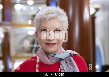 La soprano italienne Mariella Devia pose au cours de la session de portraits au Teatro Real de Madrid. L'Espagne. , Le 26 octobre 2018. En vedette : Mariella Devia Où : Madrid, Espagne Quand : 26 Oct 2018 Crédit : Oscar Gonzalez/WENN.com Banque D'Images