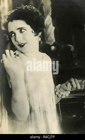 L'actrice et chanteuse américaine du cinéma Bebe Daniels dans le film Miss Barbe-bleue, 1925 Banque D'Images