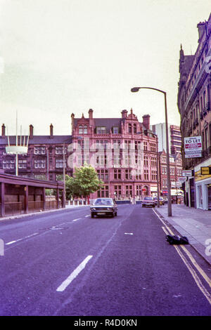 Pinstone Street, le centre-ville de Sheffield. Image prise le 26 juin 1977 Banque D'Images