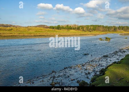 La Rivière près de Ogmore par Ogmore Mer sur la côte du Glamorgan South Wales Banque D'Images