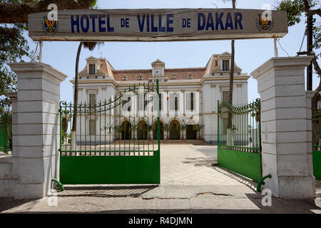 Porte d'entrée de l'Hôtel de Ville de Dakar, l'Hôtel de ville de Dakar, Dakar, Sénégal, Afrique du Sud Banque D'Images