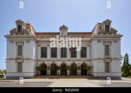 Vue extérieure de l'Hôtel de Ville de Dakar, l'Hôtel de ville de Dakar, Dakar, Sénégal, Afrique du Sud Banque D'Images