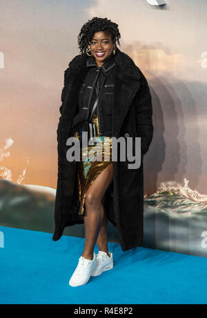 Clara Amfo assiste à la première mondiale de 'Aquaman' au Cineworld Leicester Square le 26 novembre 2018 à Londres, Angleterre Banque D'Images