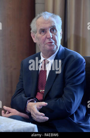 Jeruzalem, Israël. 27 Nov, 2018. Le Président tchèque Milos Zeman parle avec les journalistes au cours de sa visite d'Israël le 27 novembre 2018, à Jérusalem, Israël. Photo : CTK Vit Simanek/Photo/Alamy Live News Banque D'Images