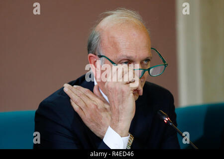 Foto Vincenzo Livieri - LaPresse 27-11-2018 - Roma Politica Miur. Firma della carta d'. bombarder Nella foto Marco Bussetti Livieri Photo Vincenzo - LaPresse 27-11-2018 - Politique Rome Miur. Signature de la Charte d'. bombarder Dans l'image Marco Bussetti Banque D'Images