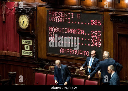 Rome, Italie. 27 novembre, 2018. foto Il voto Photo Roberto Monaldo / LaPresse 27-11-2018 Rome (Italie) Chambre des Députés - décret-loi sur la sécurité Crédit : LaPresse/Alamy Live News Banque D'Images