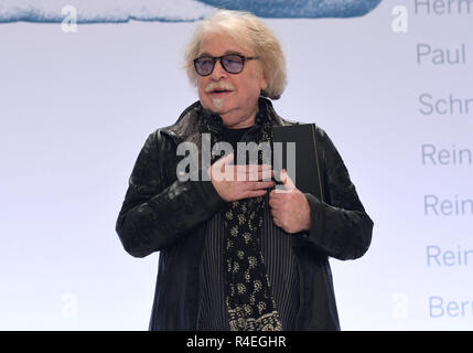 27 novembre 2018, en Rhénanie du Nord-Westphalie, Köln : Bernhard Paul, fondateur et directeur du Cirque Roncalli, est sur scène lors de la remise de prix de l'État de Rhénanie du Nord-Westphalie. Photo : afp/Henning Kaiser Banque D'Images