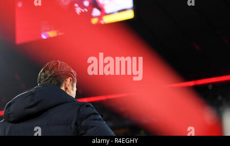 Munich, Allemagne. 27 novembre 2018, la Bavière, München : Soccer : Ligue des Champions, Bayern Munich, Benfica Lisbonne, phase Groupe, Groupe E, 5e journée à Munich Stade Olympique. Niko Kovac est entraîneur de Munich dans le stade avant le match. Photo : Matthias Balk/dpa dpa : Crédit photo alliance/Alamy Live News Banque D'Images