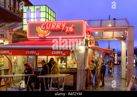 Zoologischer Garten Berlin , Curry , currywurs 36- le célèbre kiosque à la Gare Banque D'Images