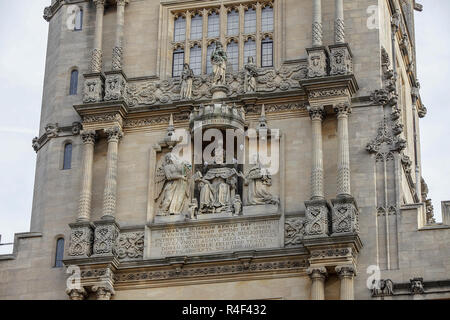 Caractéristiques de l'architecture au sein de l'enceinte interne dans la cour de l'ancienne Bibliothèque Bodléienne d'Oxford. Banque D'Images