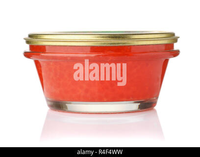 Pot en verre fermée de caviar de saumon rouge isolated on white Banque D'Images