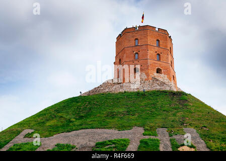 La tour de Gediminas est la partie restante de la Château supérieur à Vilnius, Vilnius County, Lituanie, Pays Baltes, Europe. Banque D'Images