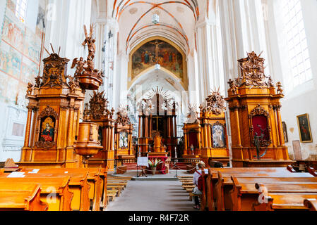 Nef, l'église de Saint François et de Saint Bernard est une église catholique romaine, dans la vieille ville de Vilnius. Vilnius, Vilnius County, Lituanie, Pays Baltes, Europe. Banque D'Images