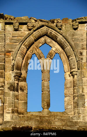 Vestiges d'une cité médiévale cathédrale de pierre fenêtre cintrée de St Andrews, Fife, Banque D'Images