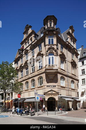 Ancien bâtiment de résidence et d'affaires de Francfort, Goethestraße, Hesse, Germany, Europe J'Altes Wohn- und Geschäftshaus in der Goethestraße, Frankfu Banque D'Images