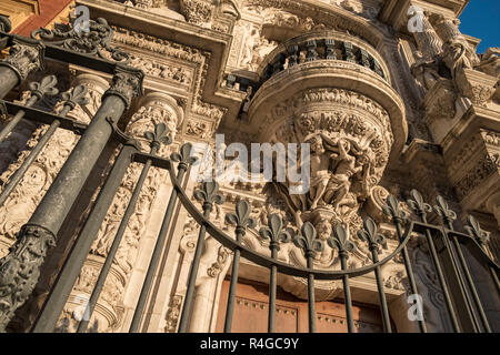 Le Palais de San Telmo (Palacio de San Telmo), un palais baroque 1600 utilisé comme l'AC pour Gouvernement régional d'Andalousie, Calle Palos de la Frontera, Séville. Banque D'Images