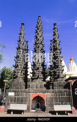 Lampadaires à Mahalaxmi Temple, Mumbai, Maharashtra, Inde, Asie Banque D'Images