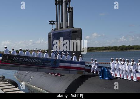 PORT CANAVERAL, en Floride (sept. 29, 2018) l'équipage de l'USS Indiana (SSN 789) à bord du navire au cours de la cérémonie de mise en service. L'Indiana est le 16e de la marine américaine de classe Virginia sous-marin d'attaque rapide et le troisième navire du nom de l'état de l'Indiana. Banque D'Images